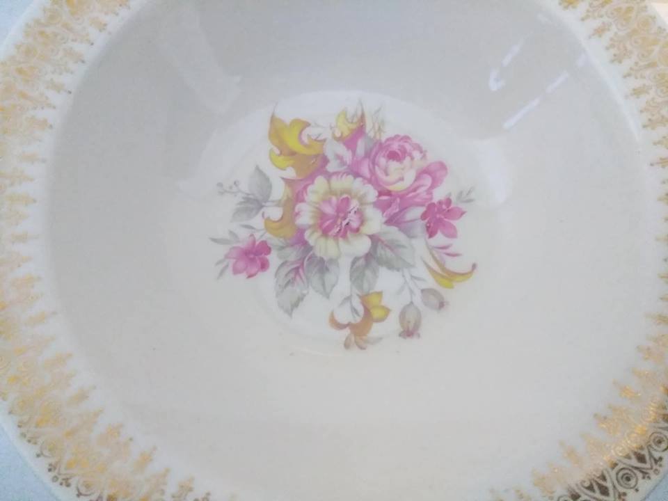 Derwood W S George 196B Serving Bowl 9.5