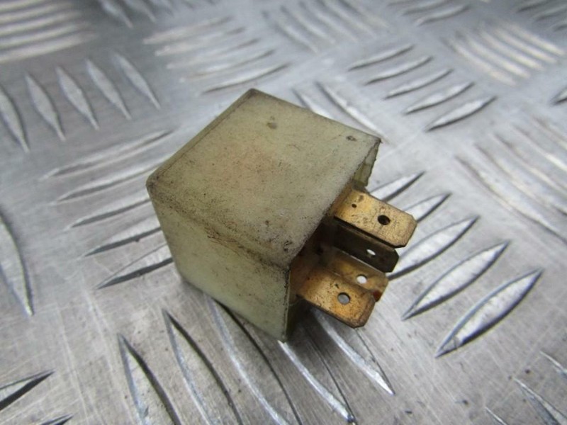 90191753 899666  Relay Module Opel Vectra 2002 Fr437471-05