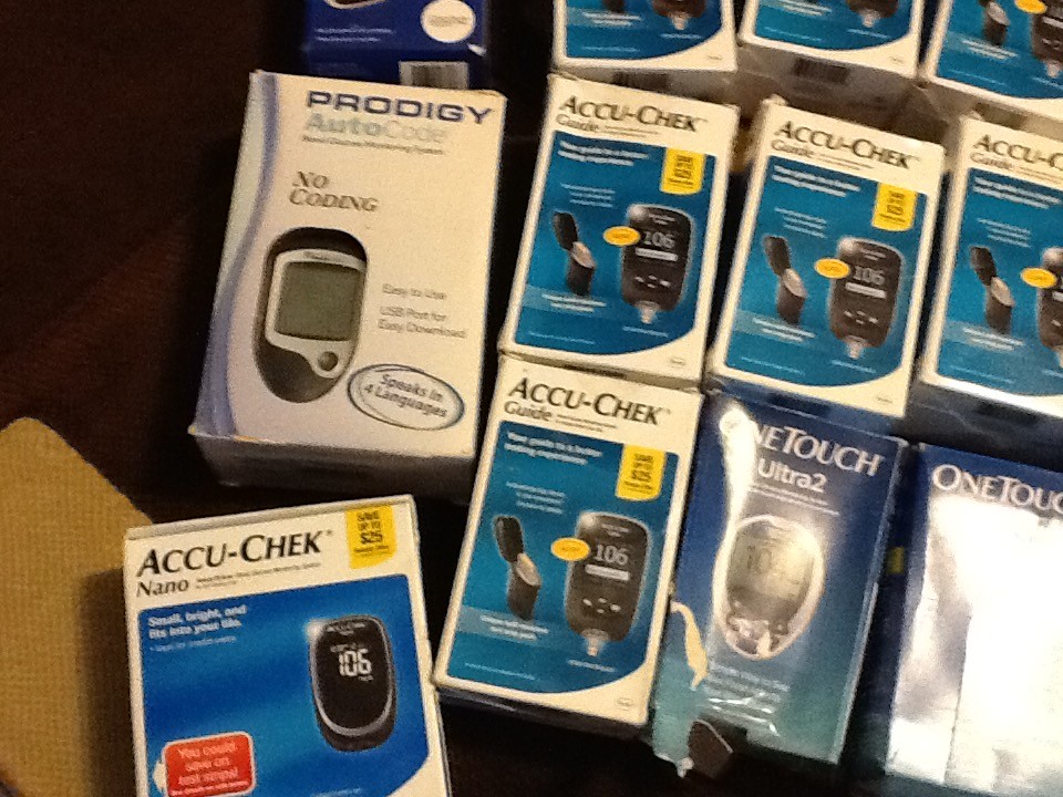 Lot of 25 Accu-Chek Guide: Blood Glucose Monitoring System Exp: 2020-01-05