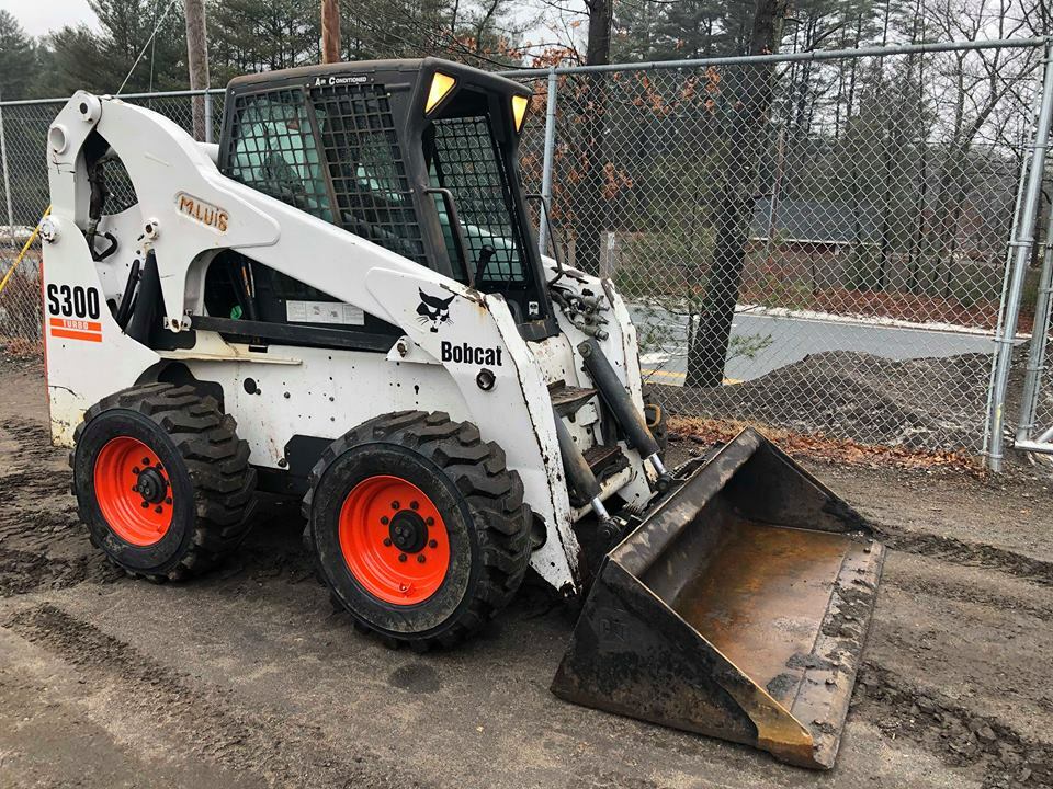 2005 Bobcat S300 Skid Steer Loader Hi Flo A/C HEAT HAND FOOT CONTROL NEW TIRES