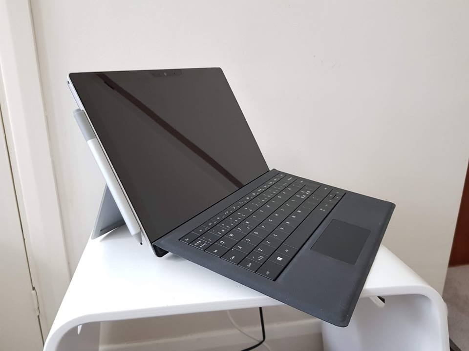 Microsoft Surface Pro i5, 8gb RAM,