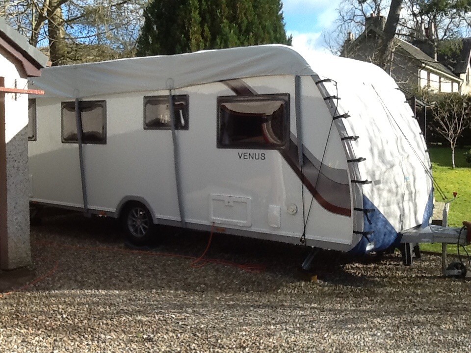 Lunar Venus 550/4 2016 touring caravan. in Pitlochry, Perth and