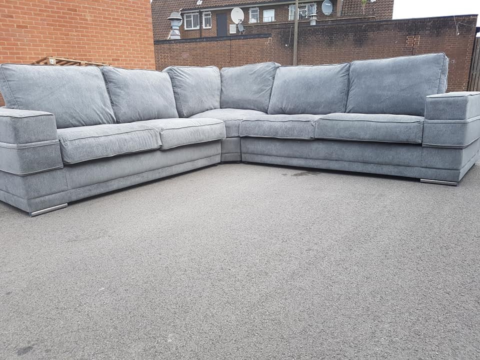 Fantastic FEW DAYS OLD grey fabric very large corner sofa ,good quality