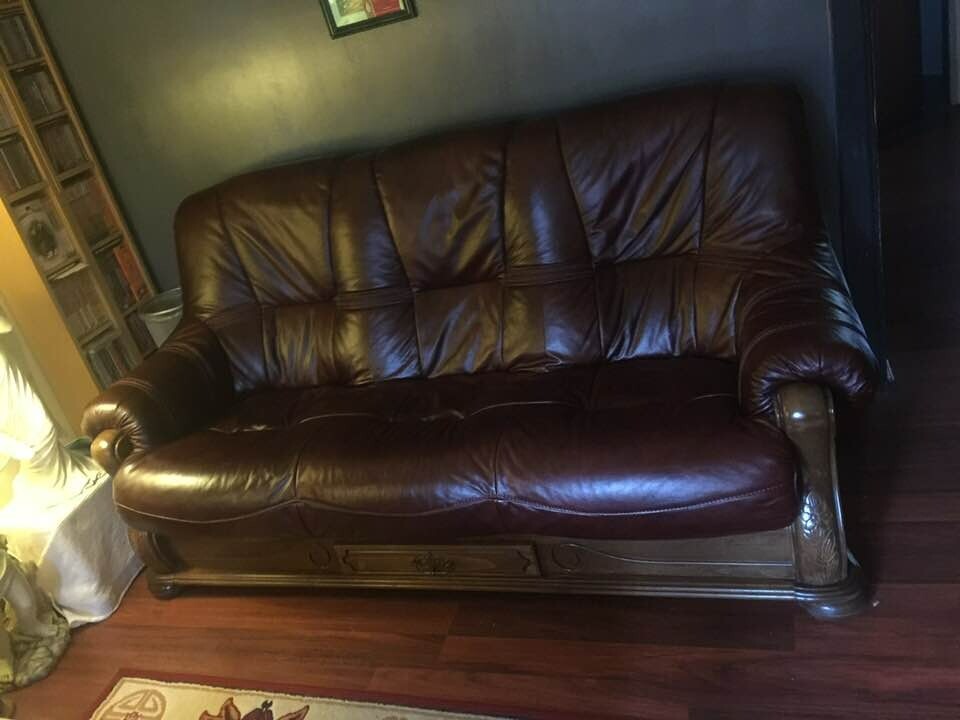 LEATHER SOFA, ELECTRIC RECLINER AND STORAGE FOOTSTOOL/BLANKET BOX | in