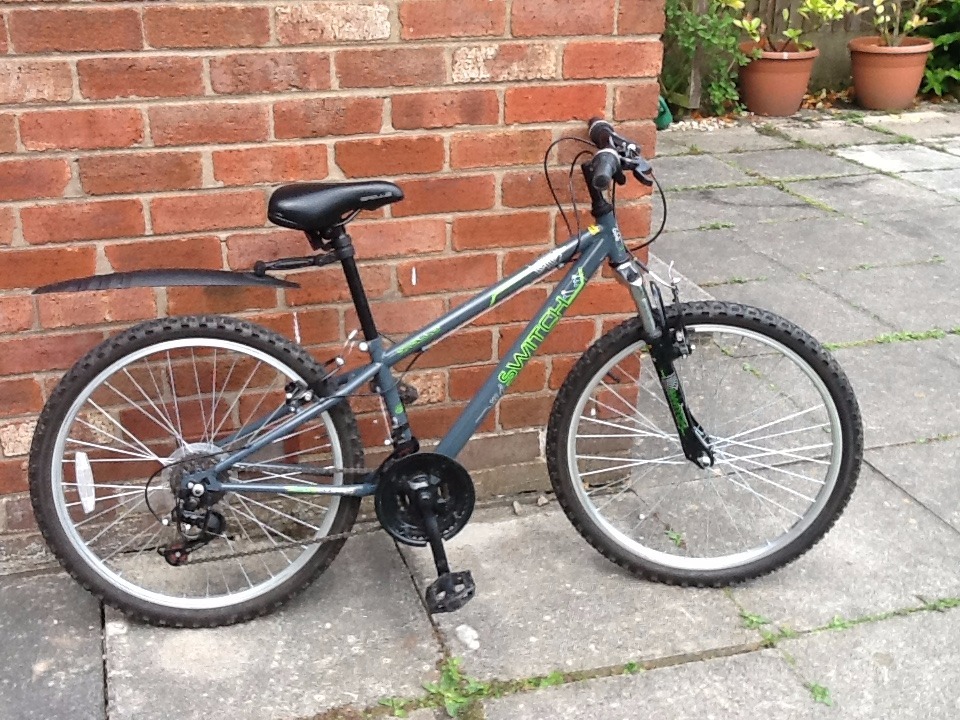 apollo switch 24 inch bike