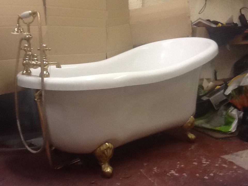 Used slipper bath white with gold legs in Dundee Gumtree