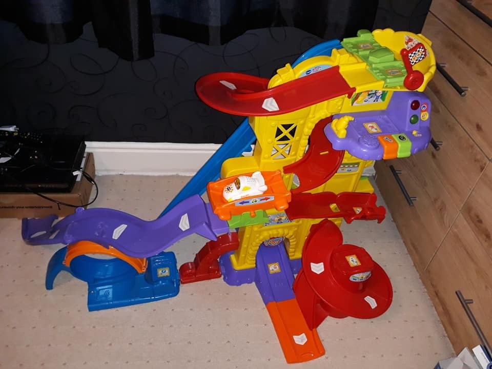 Vtech toot toot super drivers ramp and race car in Long Eaton