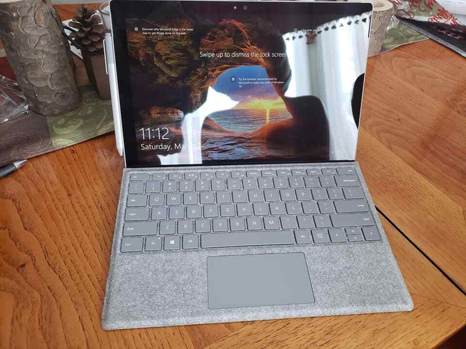 Microsoft Surface Pro 4 Bundle with type cover and pen [i5 |8GB Ram|240GB SSD]