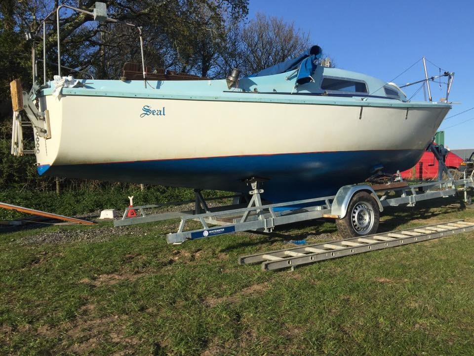 Lifting Keel Boat Seal 22 Yacht + Trailer + 6HP Honda Engine + Many