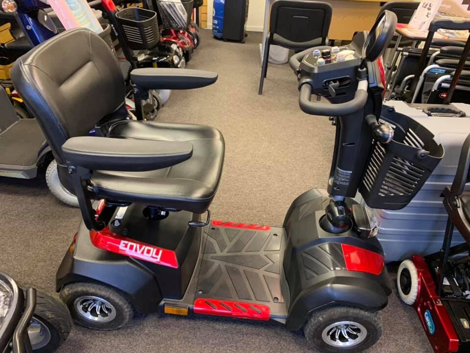 DRIVE ENVOY MOBILITY SCOOTER WITH NEW MK 50 AMP BATTERIES IN STUNNING