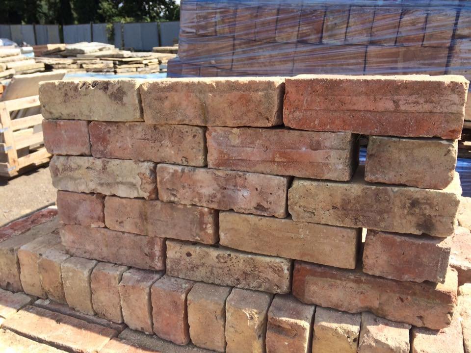GENUINE RECLAIMED BEDFORD CLAMP BRICKS. in Winslow, Buckinghamshire