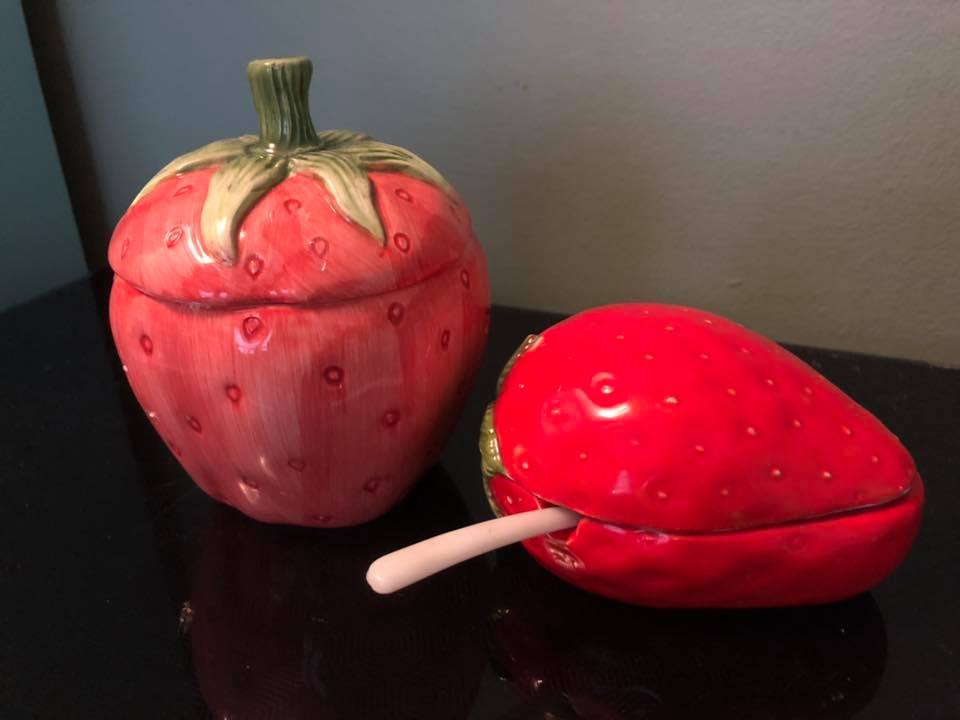 X2 vinatge STRAWBERRY sugar bowl dish w/lid (spoon)