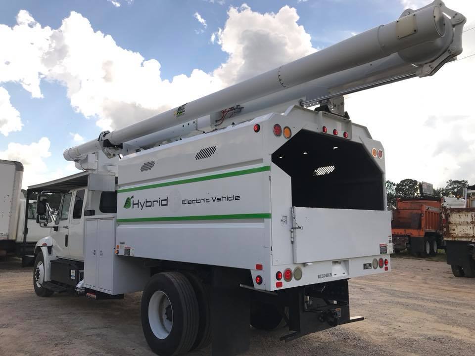 2008 International 4300 Altec 58’ Bucket Truck Chip Dump Body 25,346 MILES