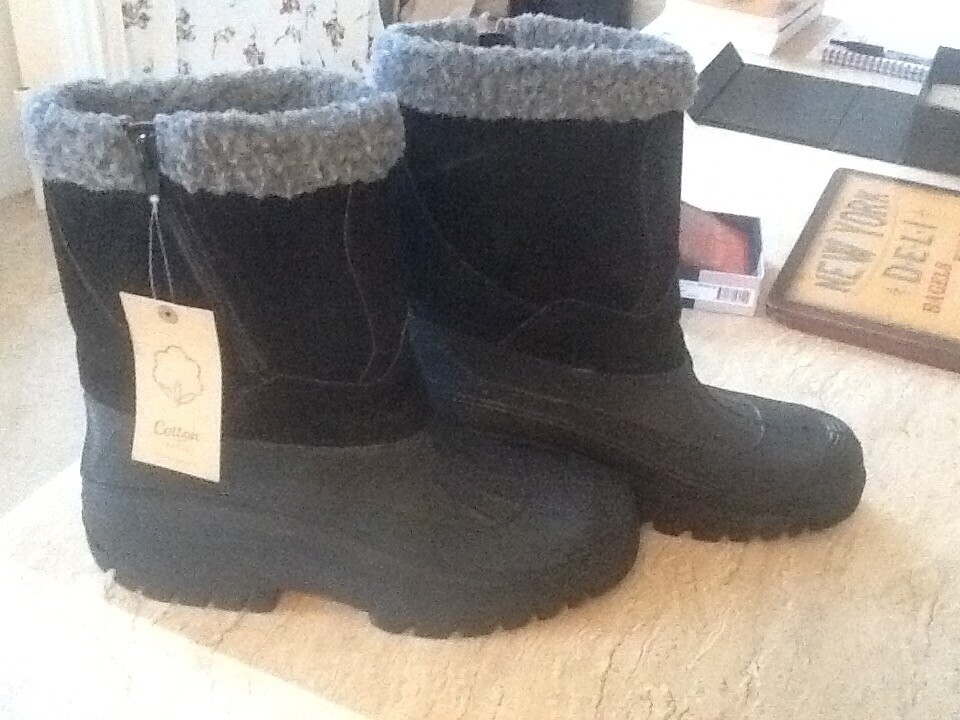 Cotton Traders Rubber, Fur Lined Boots in Eaglesham, Glasgow Gumtree