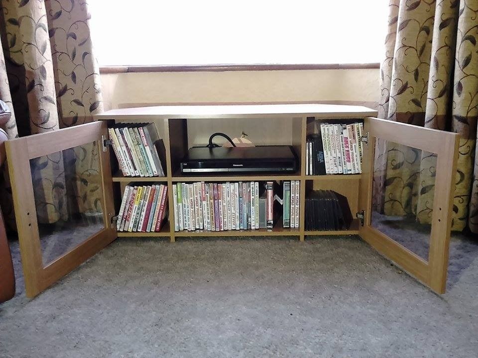 Argos Corner TV Stand Wood with Glass Doors Excellent Condition