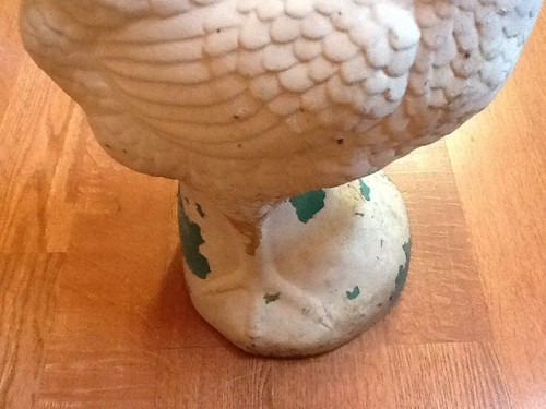 plaster garden rooster or hen with great patina most of paint has wore off