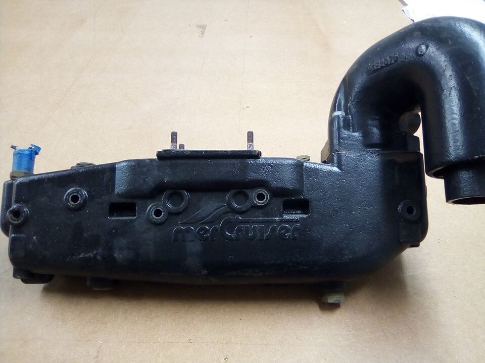 NEW MERCRUISER 3.0 L intake manifold INC. riser. Part 860235C BOAT