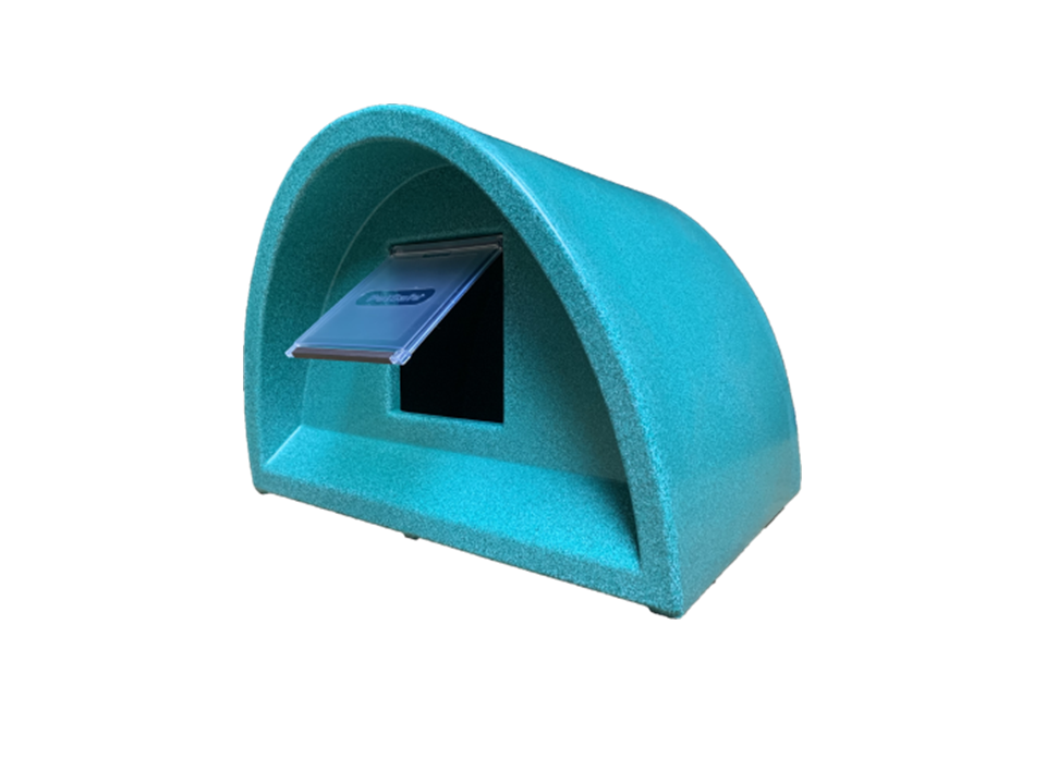WOW ONLY 74.00 WITH FLAP OUTDOOR CAT SHELTER KENNEL PLASTIC