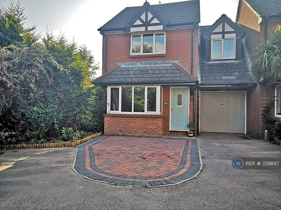 3 bedroom house in Elder Close, Locks Heath, Southampton, SO31 (3 bed