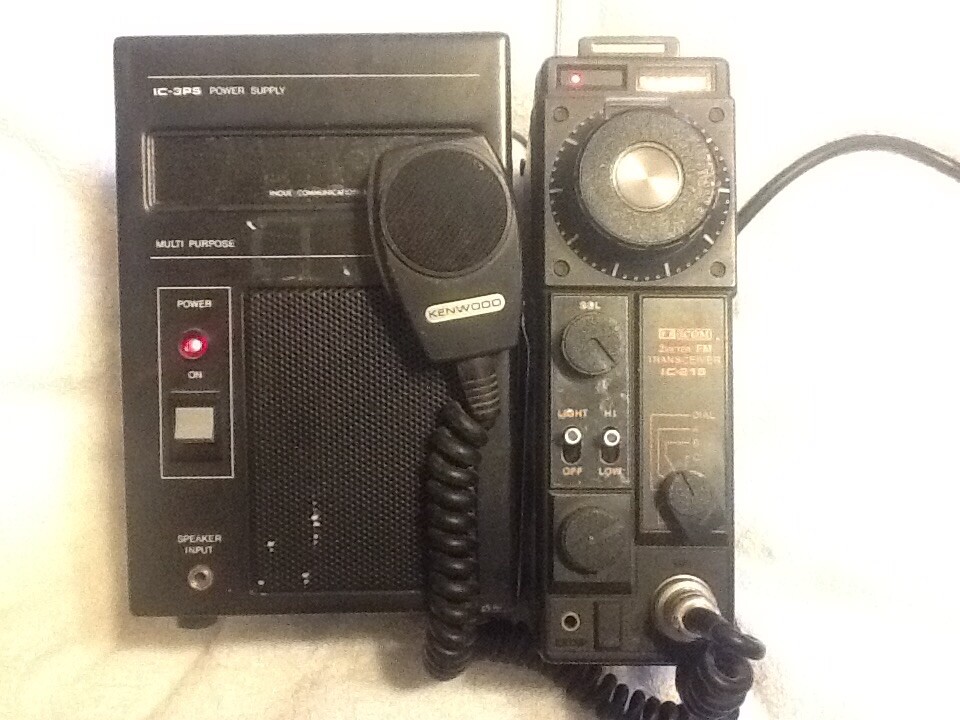 ICOM IC-215 2m Transceivers inc ICOM  IC-3PU POWER SUPPLY power up works