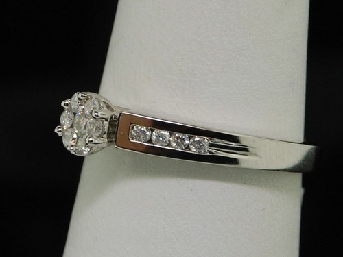 JFL DIAMONDS & TIMEPIECES DIAMANT BLUMEN VERLOBUNGSRING 10K WEISSGOLD RUND SCHLIFF 0.27 KARAT