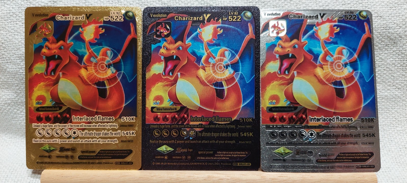 リザードンV SAR 4枚　ローダー付き ローダー配送】ポケモンカード リザードンV SAR｜Yahoo!フリマ