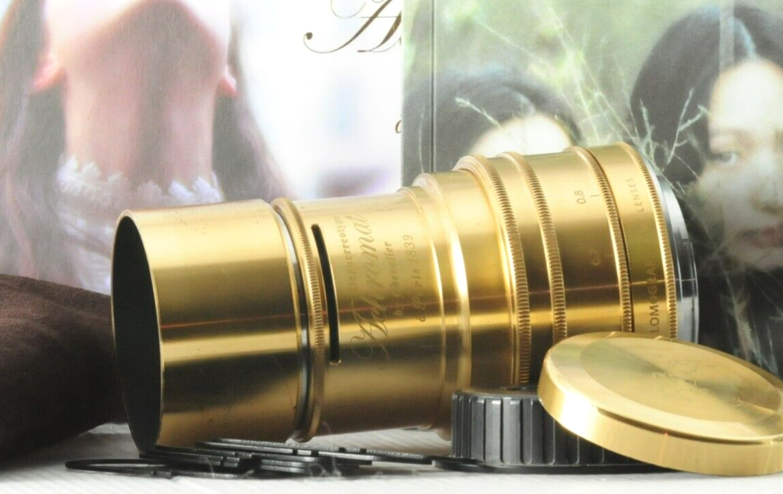 N. MINT Lomography Daguerreotype Achromat 64mm f/2.9 Gold N. MINT Lomography Daguerreotype Achromat 64mm f/2.9 Gold