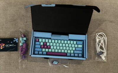 Ducky one 2 mini Frozen Llama Cherry Mx Blue Switches LIMITED EDITION Only 3000