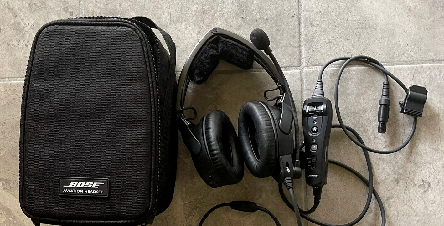 Bose A20 Aviation Headset Bluetooth 6pin Lemo cable & case