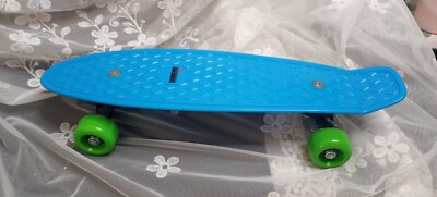 SK8MEMO Mini Skateboard, Mini Cruiser for Beginners NEW ,never Used 