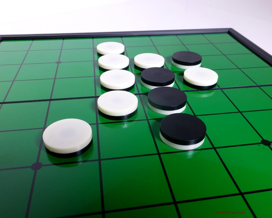 реверси игра пк. игра реверси и квадратура. игра реверси онлайн. реверси квадратура. Reversi magnetic mini board.