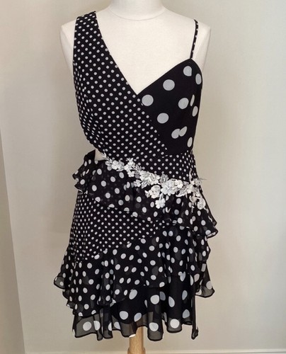 BCBG MAXAZRIA★Soft Printed Ruffled Crew Neck Dress BC18 Amazon.com: BCBGMAXAZRIA Women's Sleeveless V Neck Pleated