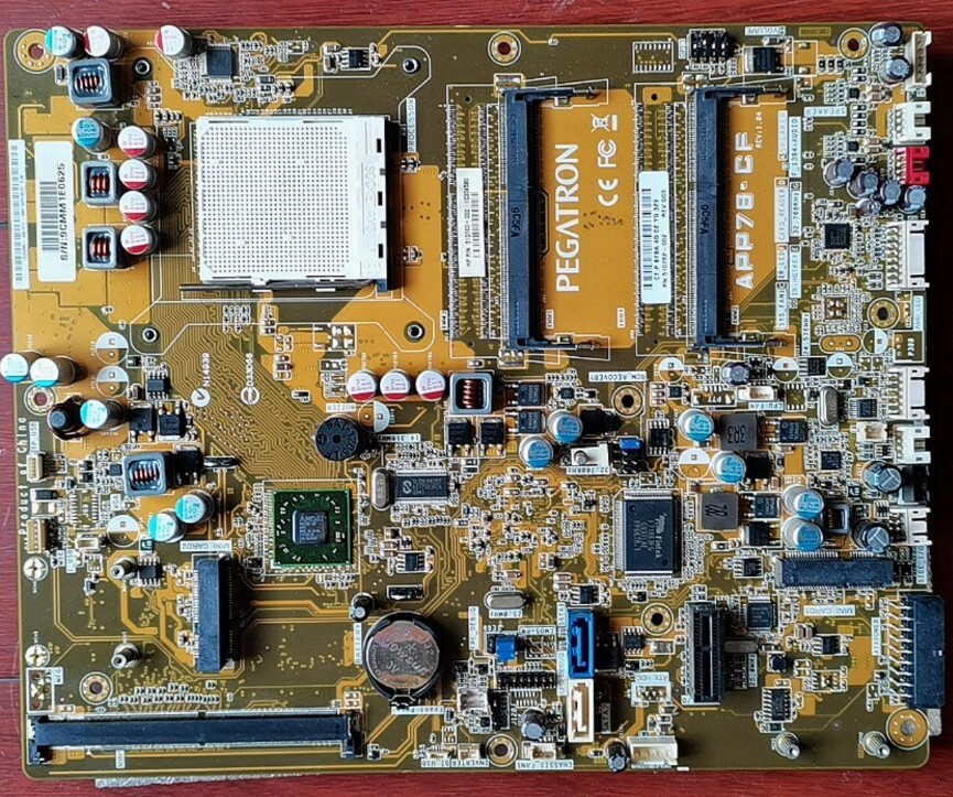 【美品】富士通FMVF76CDB 完全動作品 タッチパネル BD WIN10 個人向けパソコン「FMVシリーズ」製品写真（2013年6月発表モデル