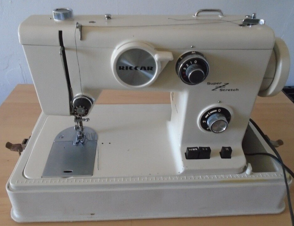 Riccar Sewing Machine Model RZ-777 w/ Case and Pedal - Japan