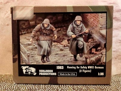 1/35 Verlinden Running for Safety German Soldiers Russia WWII Resin Kit 1563