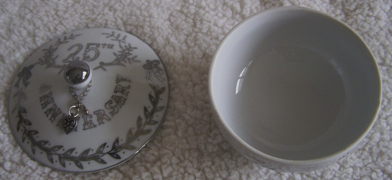 Vintage Lefton #2604 3 Footed 25th Anniversary Bowl/w/lid - hand painted- Japan