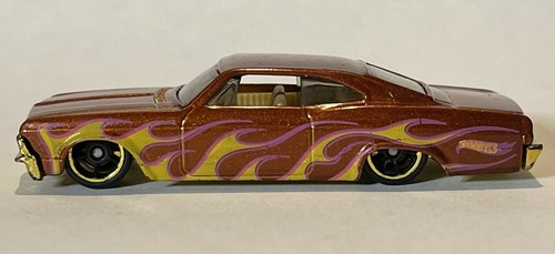 ホットウィール インパラ 2台セット 65 1965 Chevy Impala Amazon.com: Hot Wheels '65 Impala Lowrider #226 Year: 2001