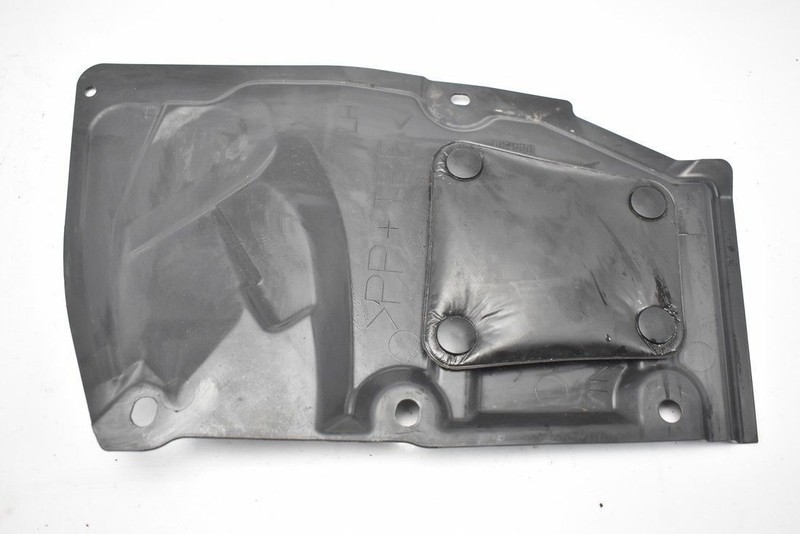 Cache Sous Moteur Gauche 51444-05020 Toyota Avensis Iii (T27) Auris Ii