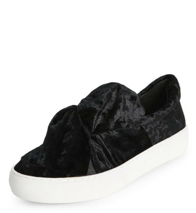 J Slides Annabelle Womens Black Velvet Bow Slip On Sneakers Flats Shoes Size 8