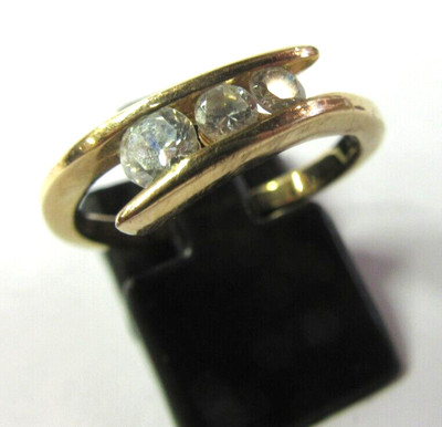 Belle Bague Vintage en Plaqué Or Poinçonné avec Pierres T56