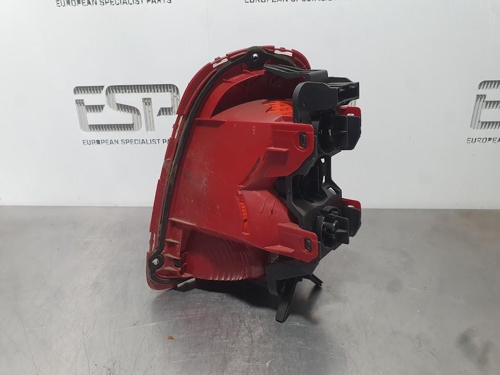 2007 Mini Cooper LEFT TAILLIGHT R56/R57 HATCH/CABRIO AMBER INDICATOR TYPE 02/07-09 image 3