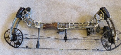 Matthews Triax Compound Bow 70 lb. 28