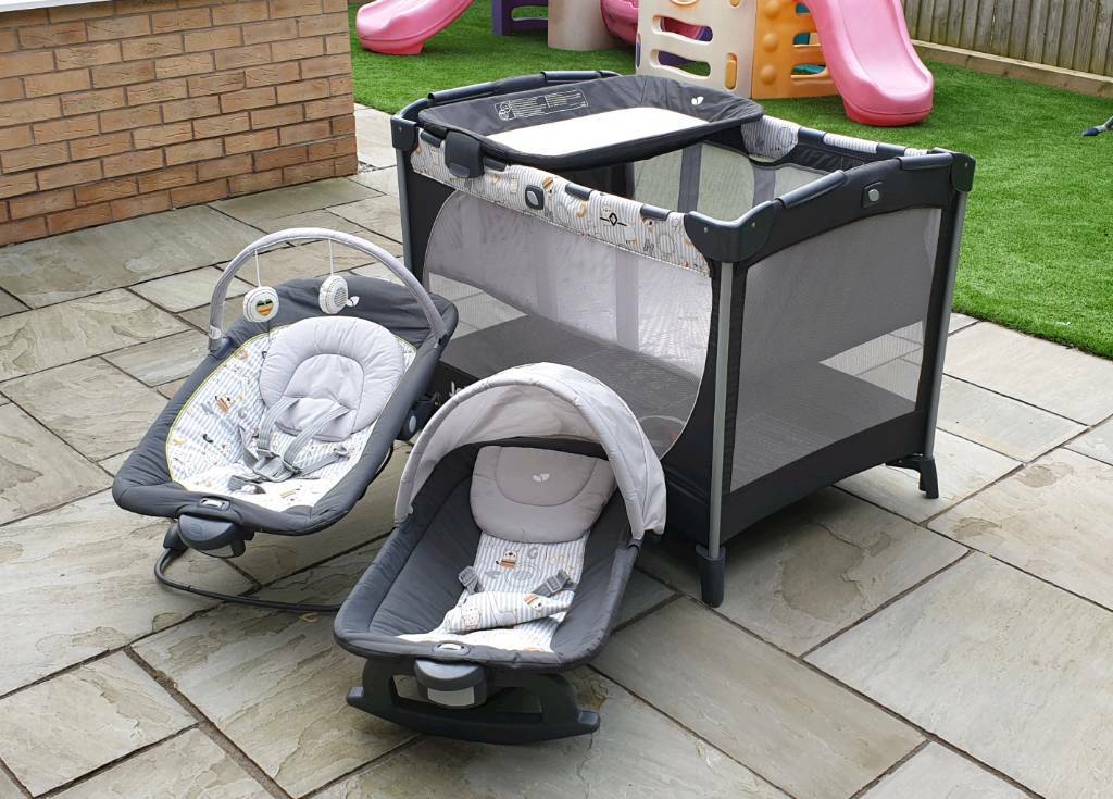 Joie Commuter Travel Cot system with Changing Mat, Rocker and Bouncer in Widnes, Cheshire