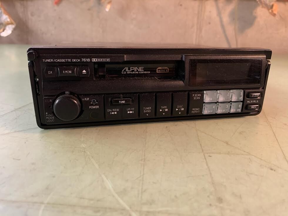 ALPINE 7618J 3348イコライザー 5957CDシャトル　3点セット ALPINE 7618J 3348イコライザー 5957CDシャトル3点セット