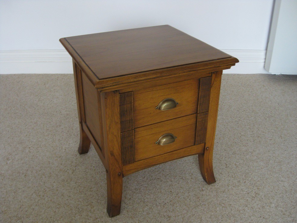 Winsor Furniture Solid Wood Drawers Telephone Table In