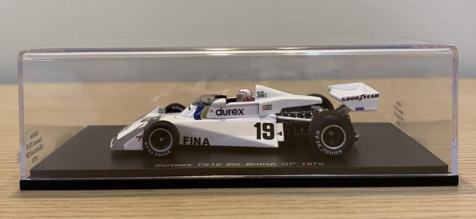 Spark 1/43 Surtees TS19 1976 British