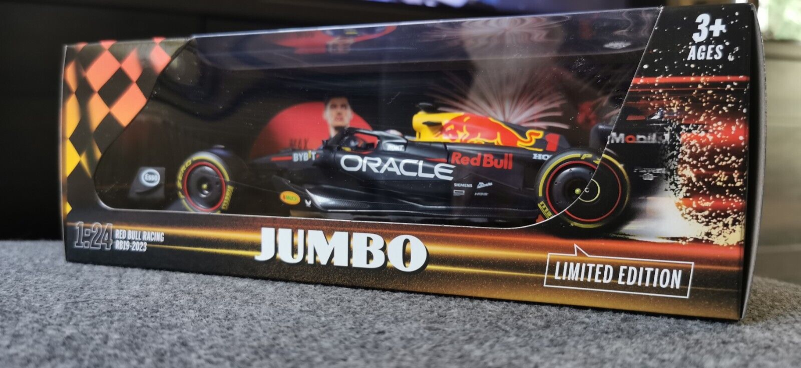 RB19 1:24 Limited Edition Max Verstappen F1 RedBull Racecar RB19 1:24 Limited Edition Max Verstappen F1 RedBull Racecar