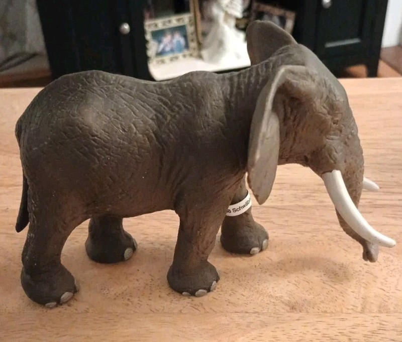Schleich Elephant Figurine Realistic Wild life Jungle Trunk Up Tusk