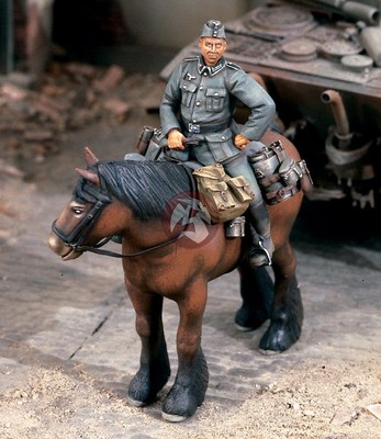 Verlinden 1/35 German Food Carrier Mounted on Horse WWII 2 Figures 1291