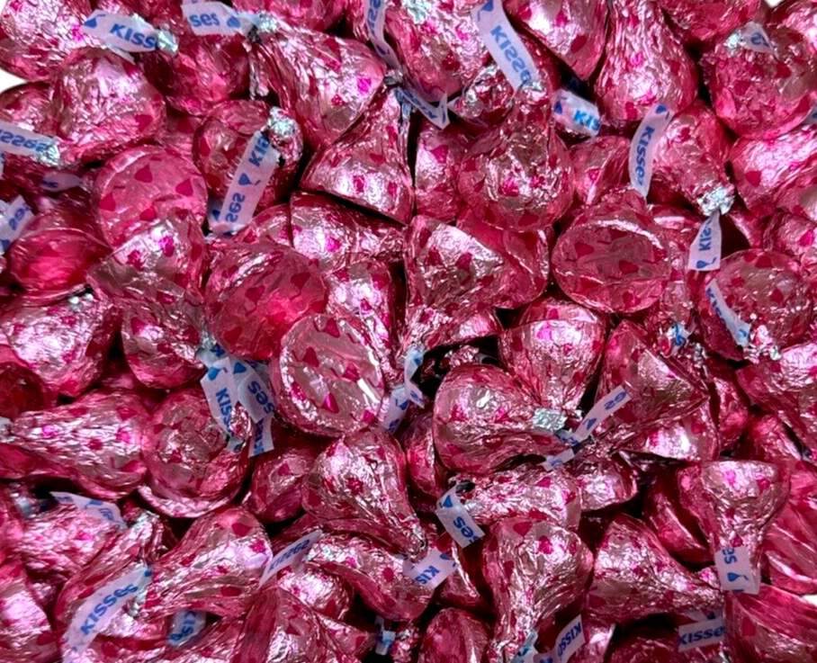 HERSHEY'S Kisses Chocolate Candy Filled with Strawberry Flavored Crème(2 Pounds)